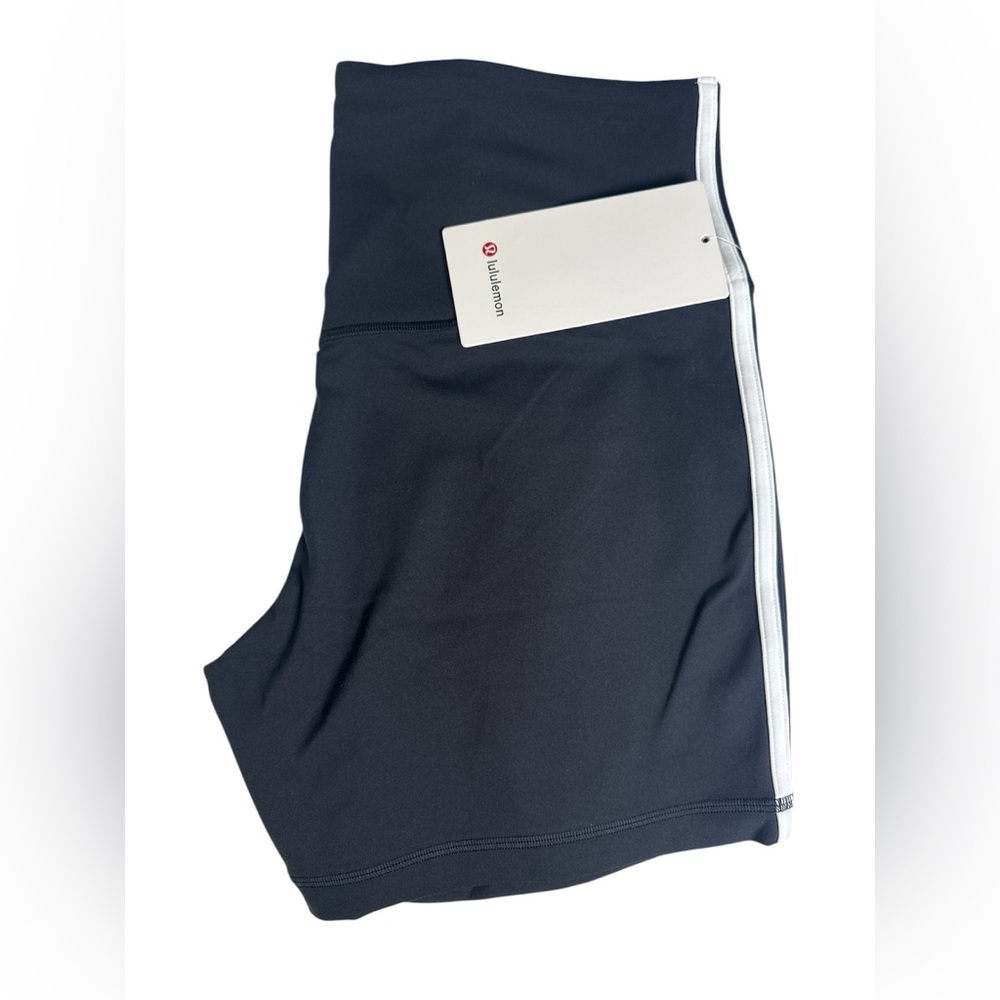 lululemon Align Side-Stripe Short 6” NWT Size 14 Black/White - Picture 5 of 6